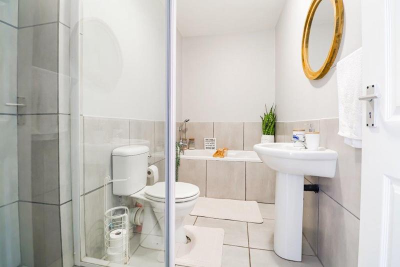 2 Bedroom Property for Sale in Island View Western Cape